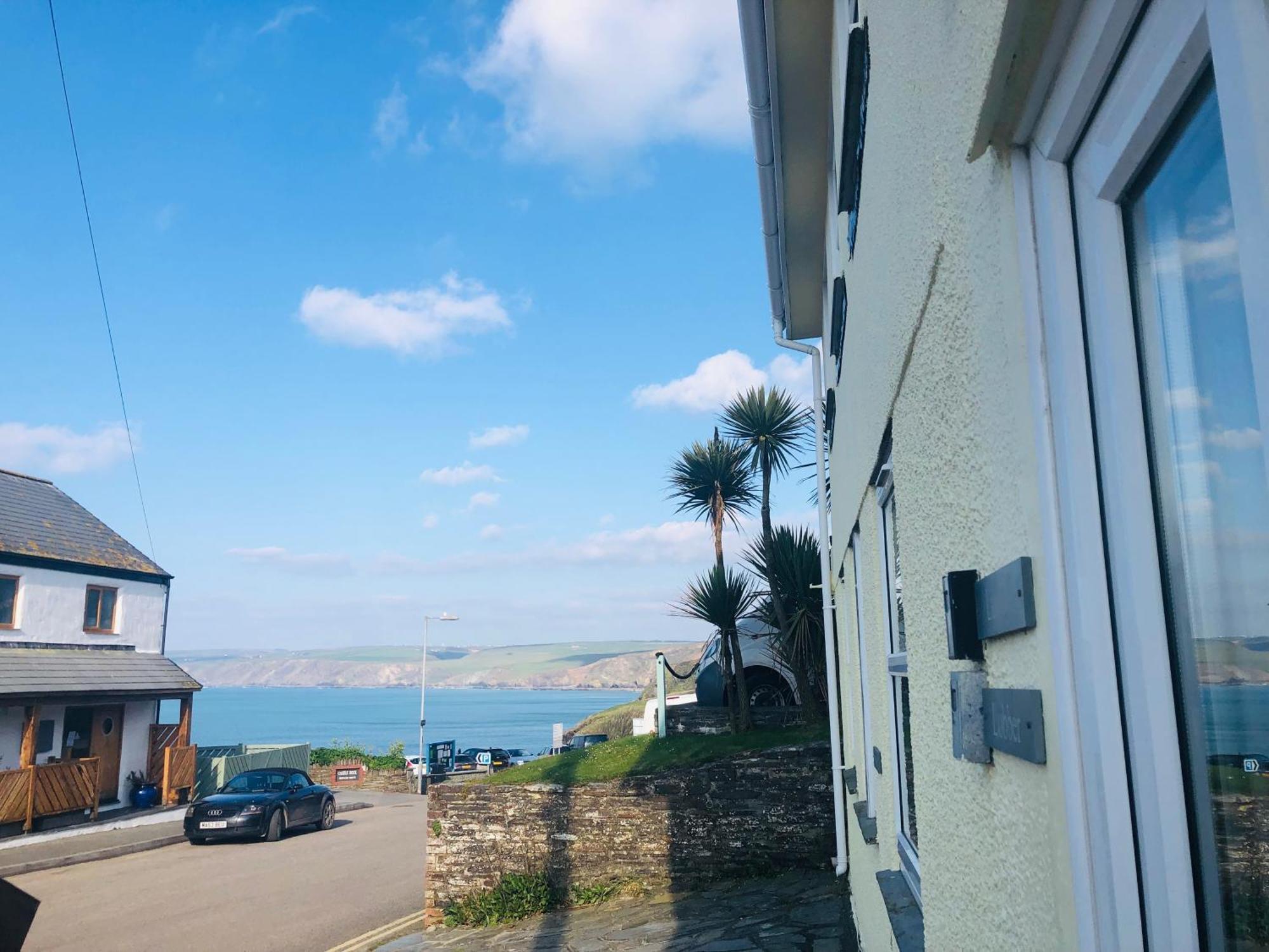 Bay House Lundy Port Isaac Apartment With Sea Views & Parking Ngoại thất bức ảnh